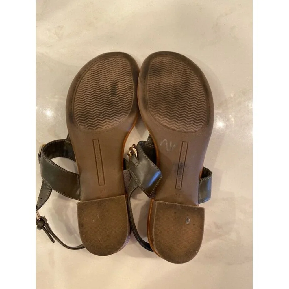Tommy Hilfiger Dark‎ Brown Thong Sandals Gold Chain Logo Size 8M EUC
